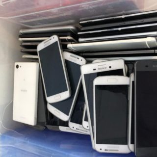 Restposten aus Appel, Sony, LG, Nokia, HTC, Samsung